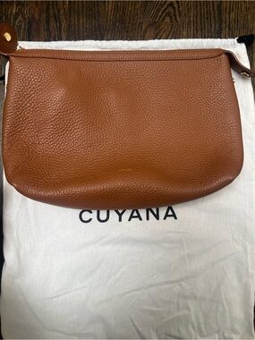 Cuyana Leather Pouch